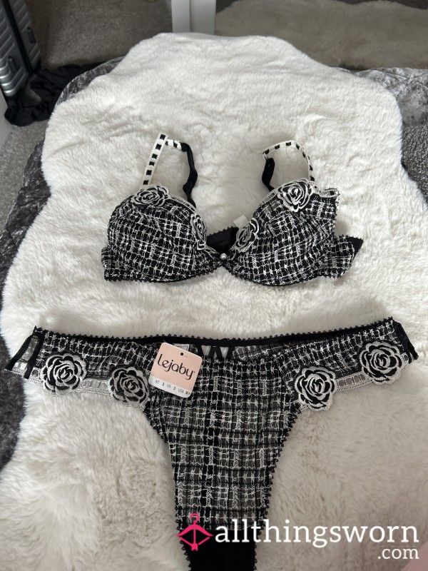 Underwear Set Panties Are New But Can Be Worn So You Get A Smelly Scent