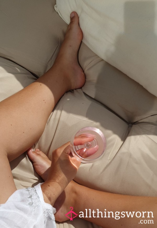 Unique Petite Feet 🥰 Pics For Sale