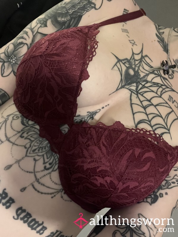 Unwashed And Well Worn Lacy Bra 34C🖤