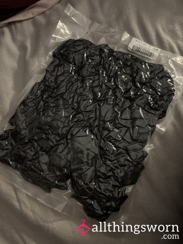 Unworn- Waiting To Be Worn For You 💜