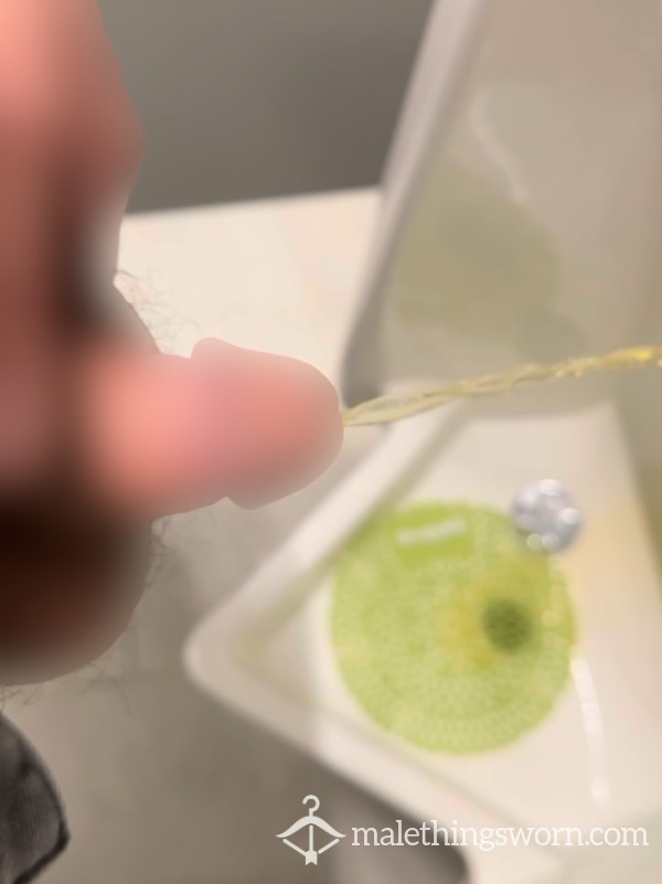 Urinal Pi*s
