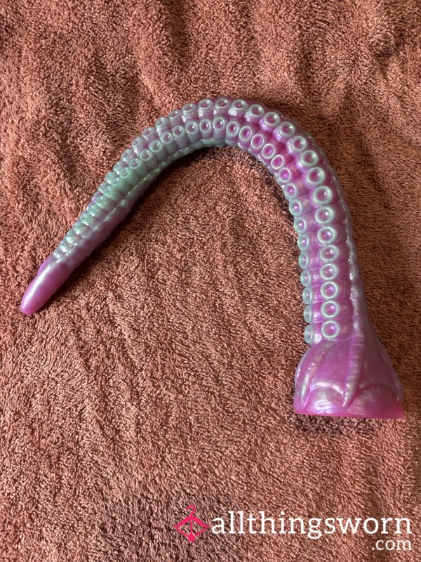 Used 18.1” Fantasy Colorful Metallic Silicone Di**o S** Toy