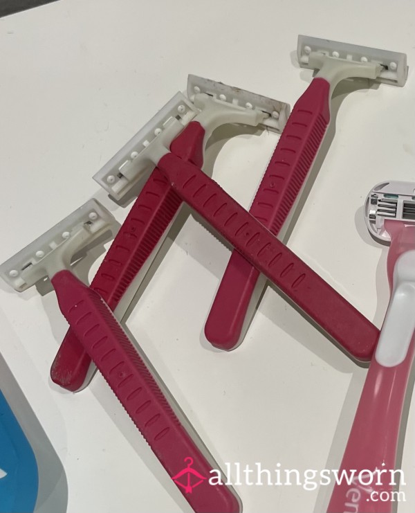 USED 4 X Disposable Razors 🪒