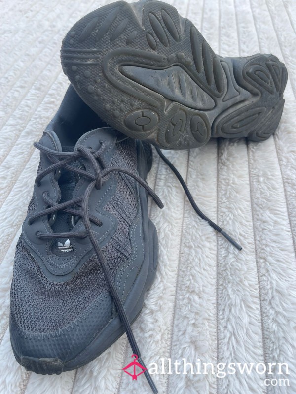 USED Adidas Ozweego - Size 5.5
