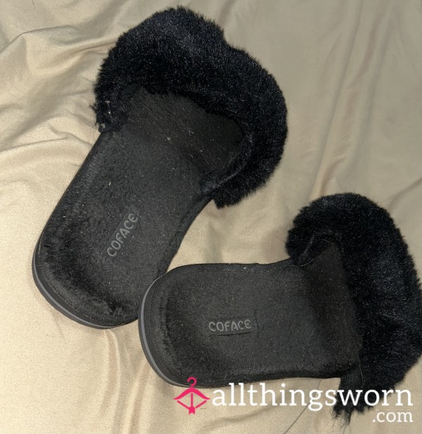 ~USED AF FUZZY BLACK SLIPPERS~