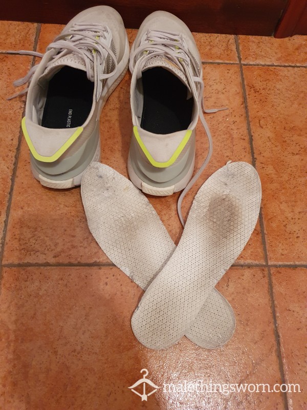 Used Alpha Scent Trainers Soles