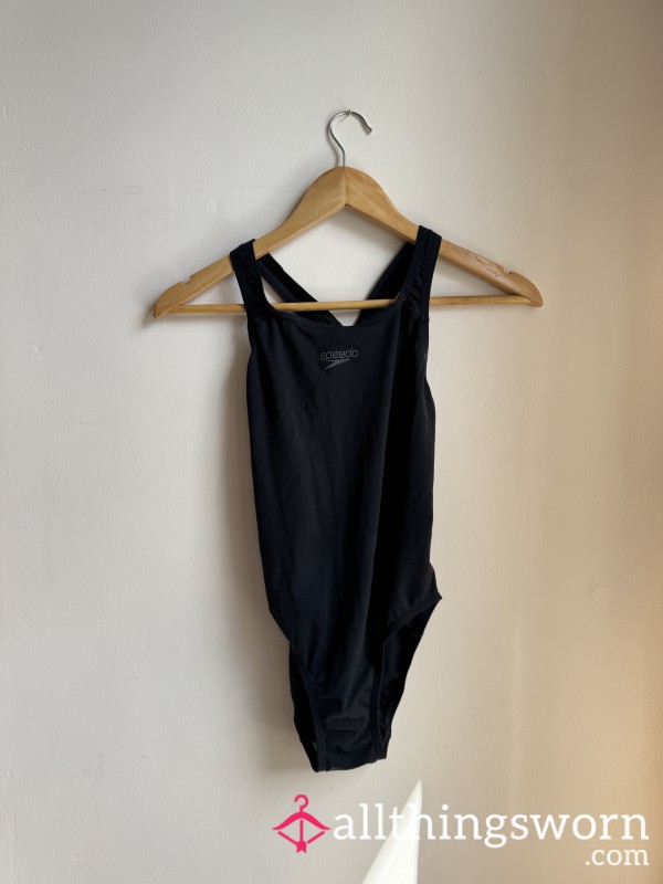 Used Athletic One Piece Sp**do Swimsuit