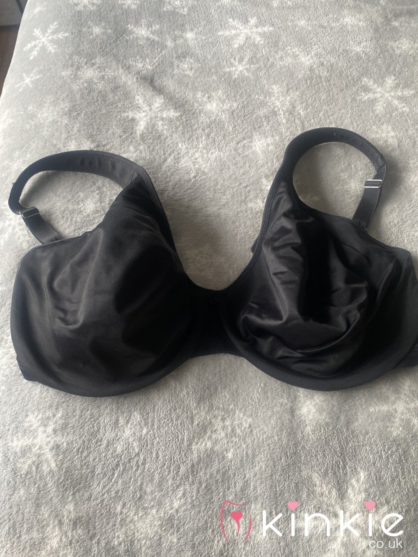 Used Black Gym Bra