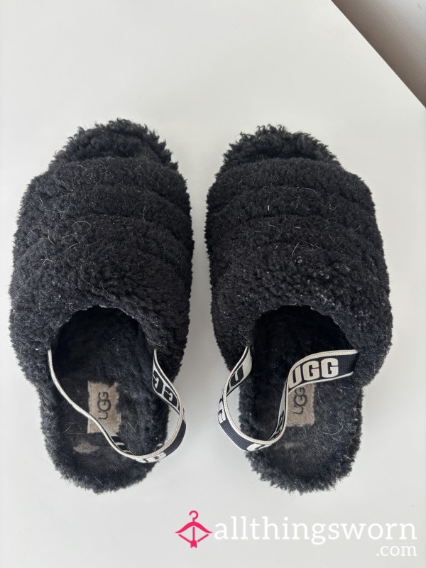 Used Black Ugg Slippers 🖤👣