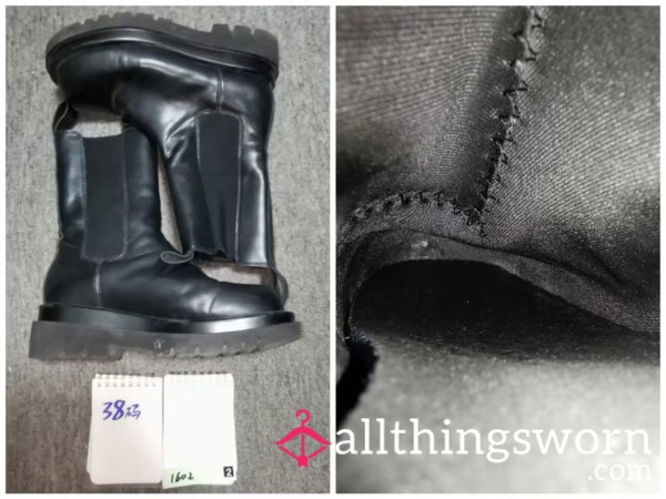 Used Boots Of Chinese Flight Attendants