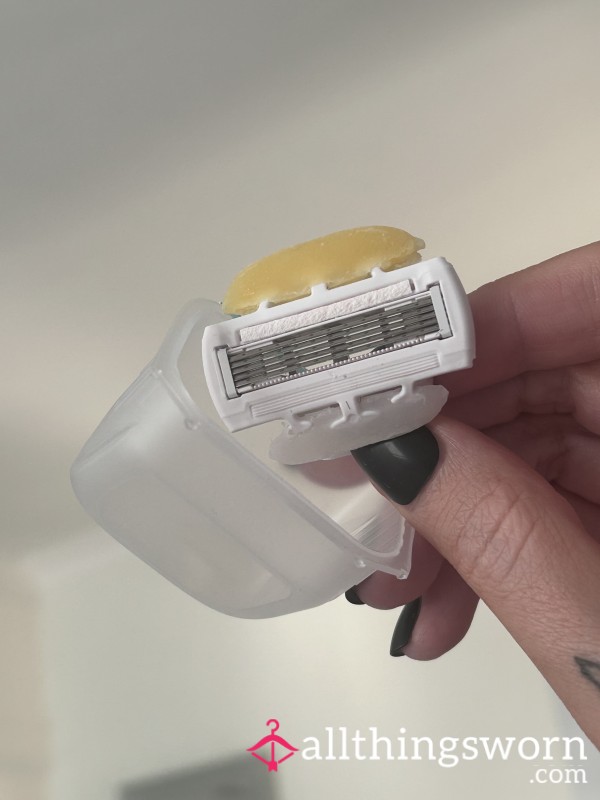 Used Coconut Oil Razor Head