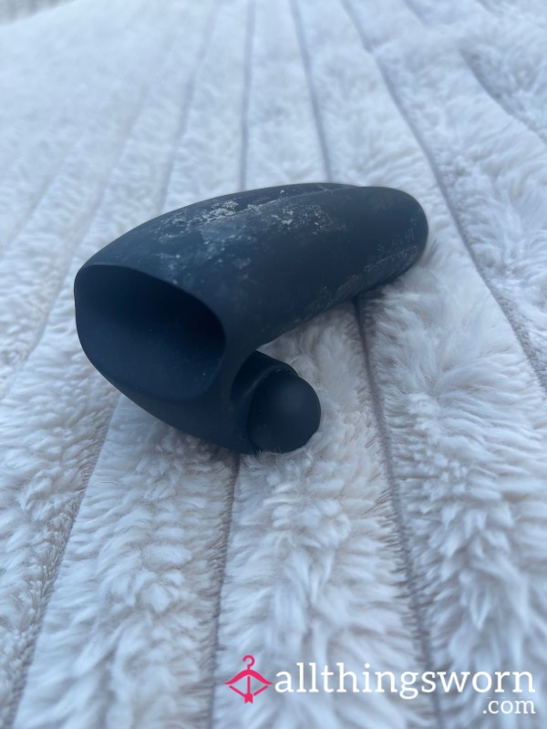 USED + CRUSTY Vibrating Two Finger Toy✌🏼