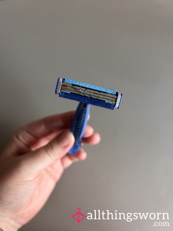 🪒Used, Dirty Old Razor🪒