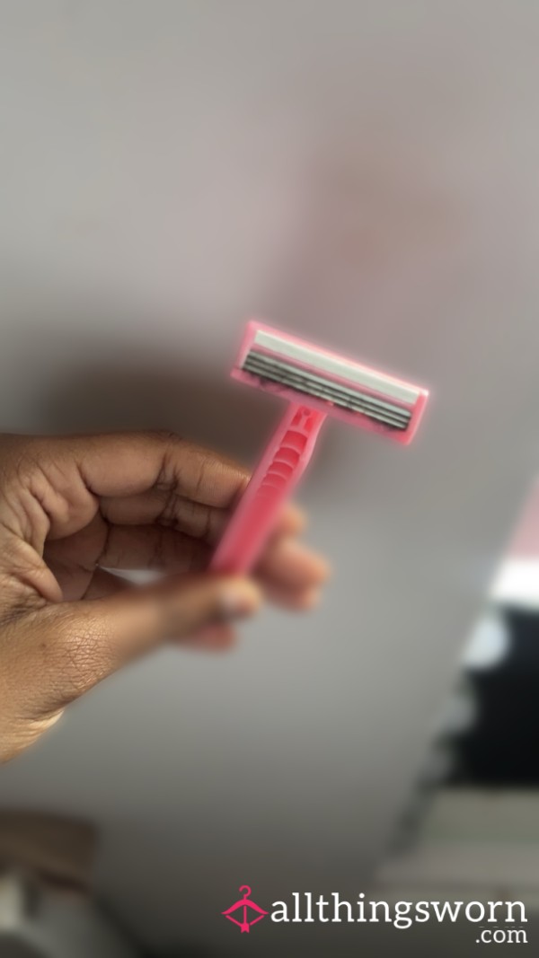 Used Dirty Razor🪒