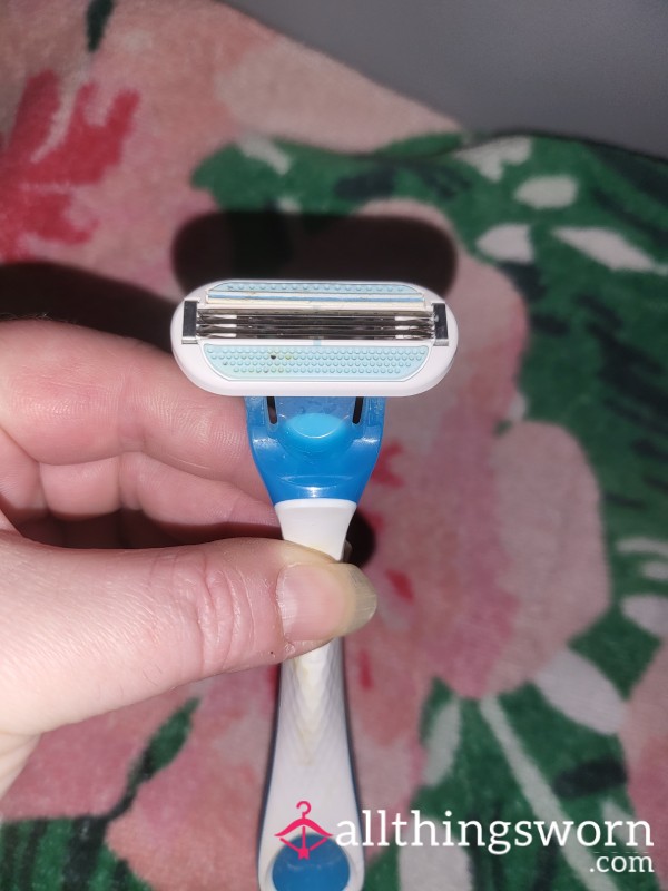 Used Dirty Razor