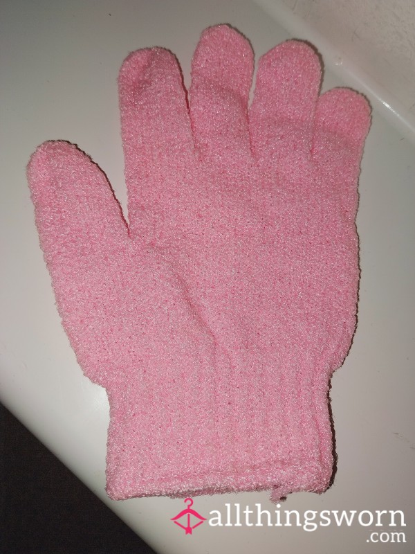 Used Dry Skin Exfoliating Glove