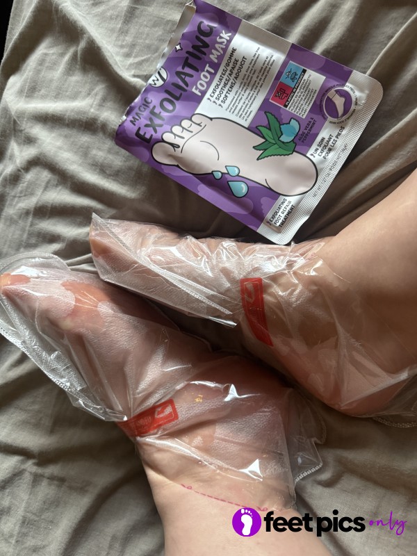 Used Exfoliating Foot Mask