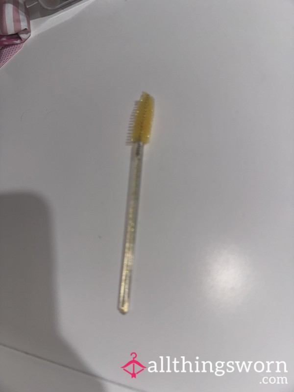 Used Eyelash Sp**lie