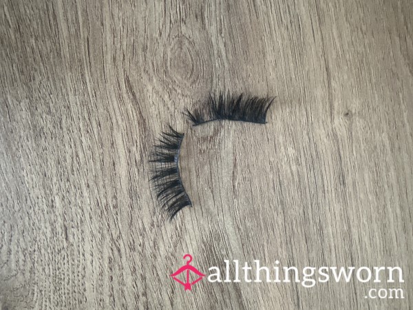 Used Eyelashes