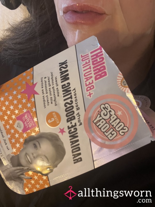 USED | Face Sheet Mask | Vitamin C | Radiance Boosting | Sweat Mix | Relaxing | Beauty Mask | Worn