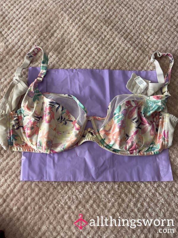 Used Flor*l Bra Size 40E