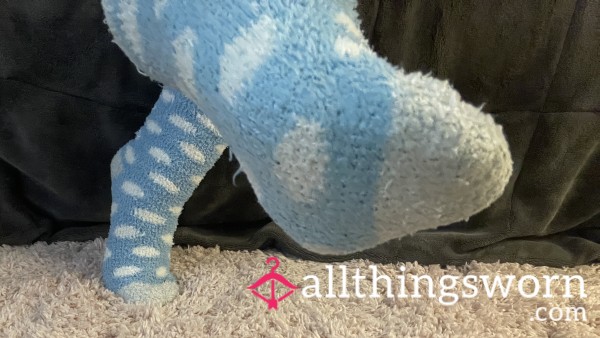 Used Fluffy Socks..🤍🩵