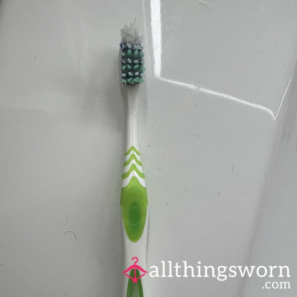 Used Green Toothbrush – Up Close & Personal 💚