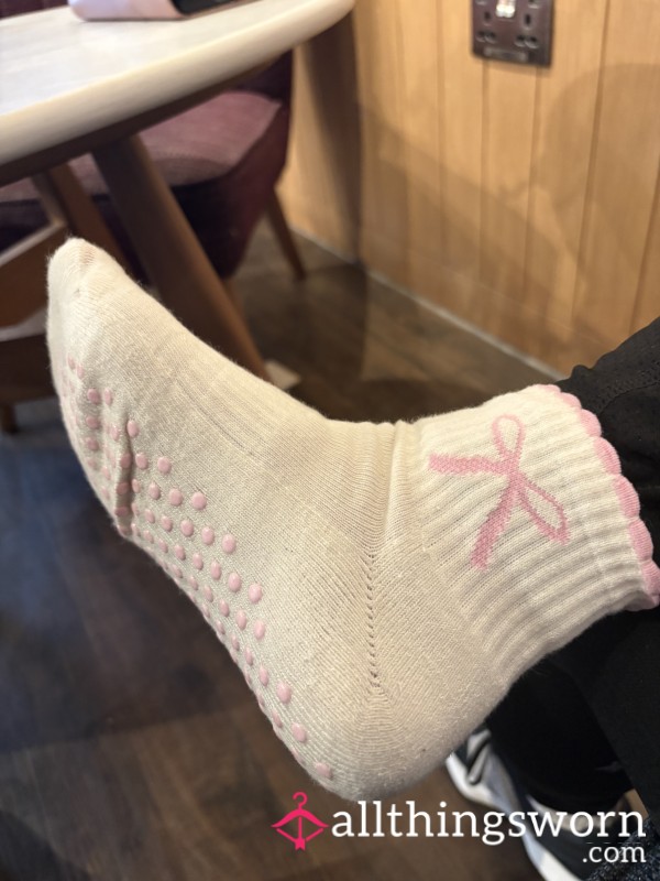 Used Gym Socks Women’s Size 4