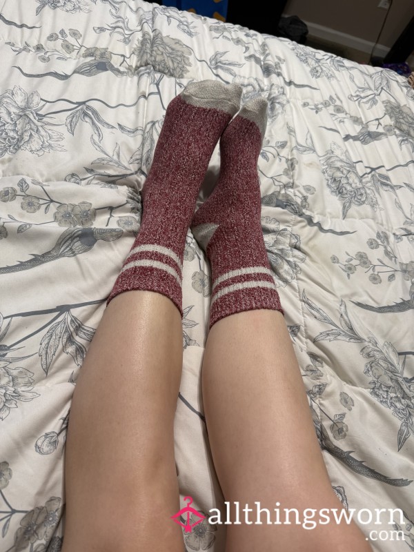 USED LONG RED SOCK WITH GREY❤️