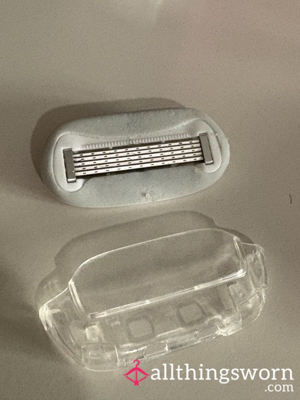 Used Mallows Beauty Razor Head