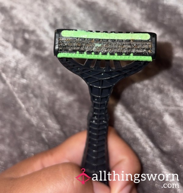 Used Messy Razor