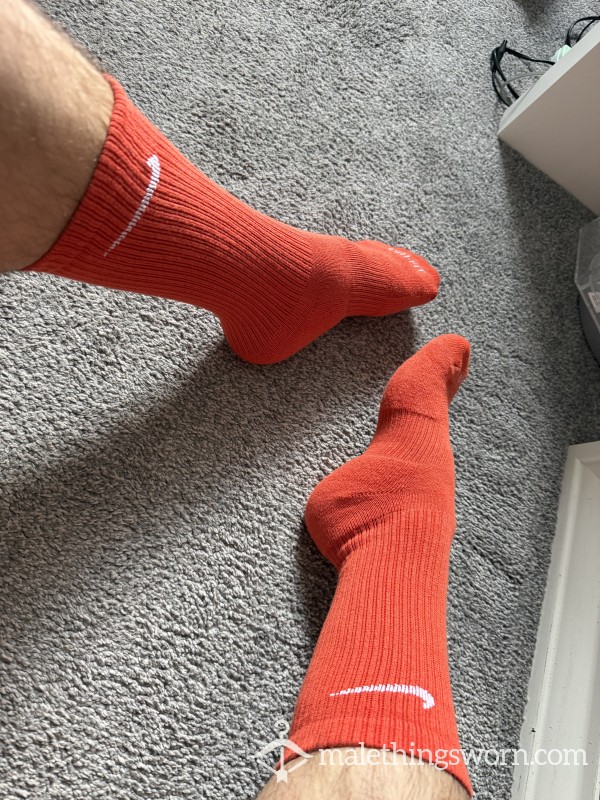 USED NIKE SOCKS - RED