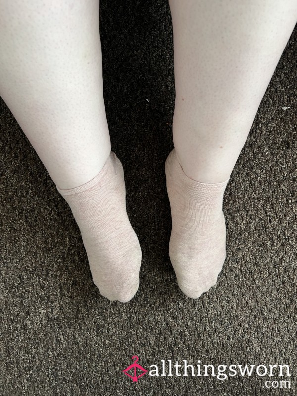 Used Pale Pink Ankle Socks 🩷🧦👃