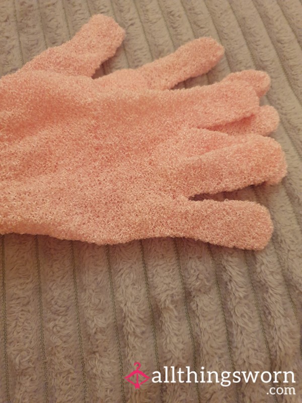 Used Pink Exfoliating Gloves