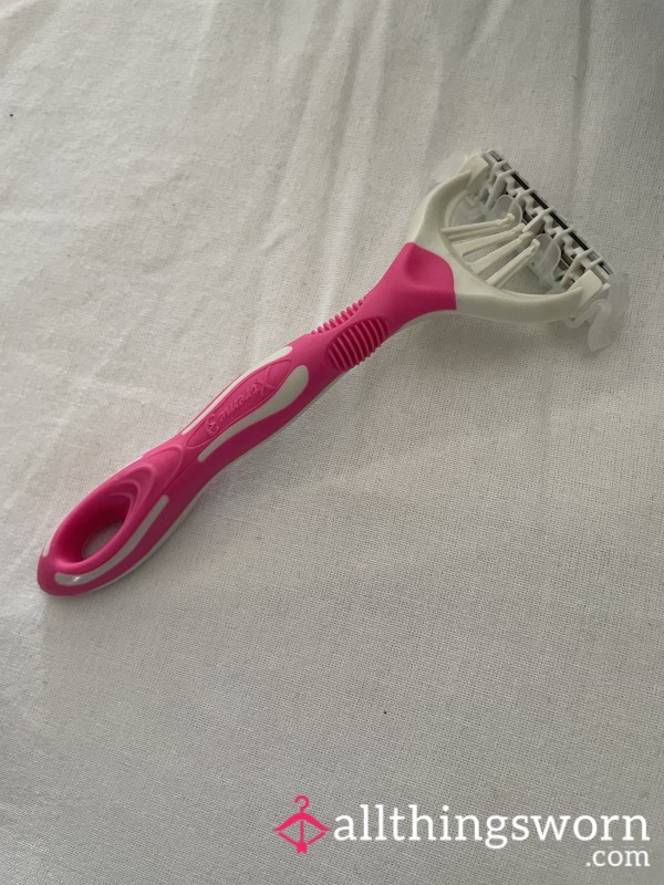 Used Razor