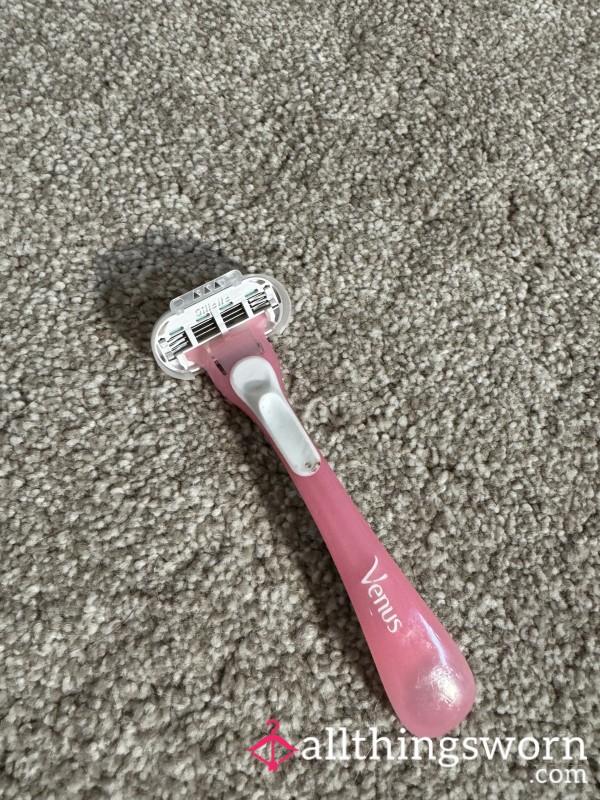 Used Razor