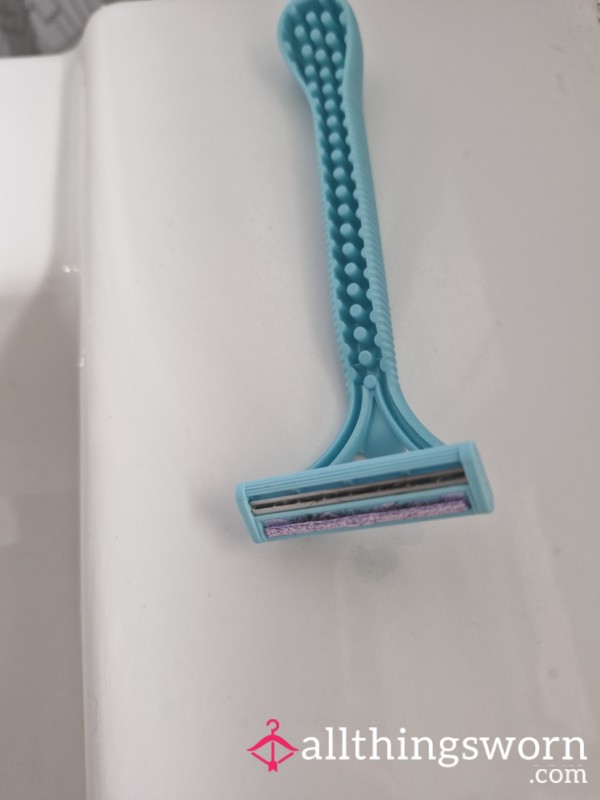Used Razor