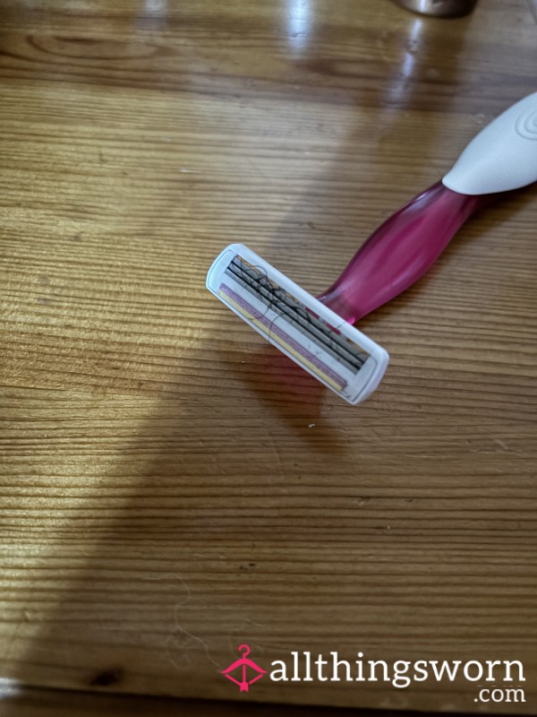 Used Razor