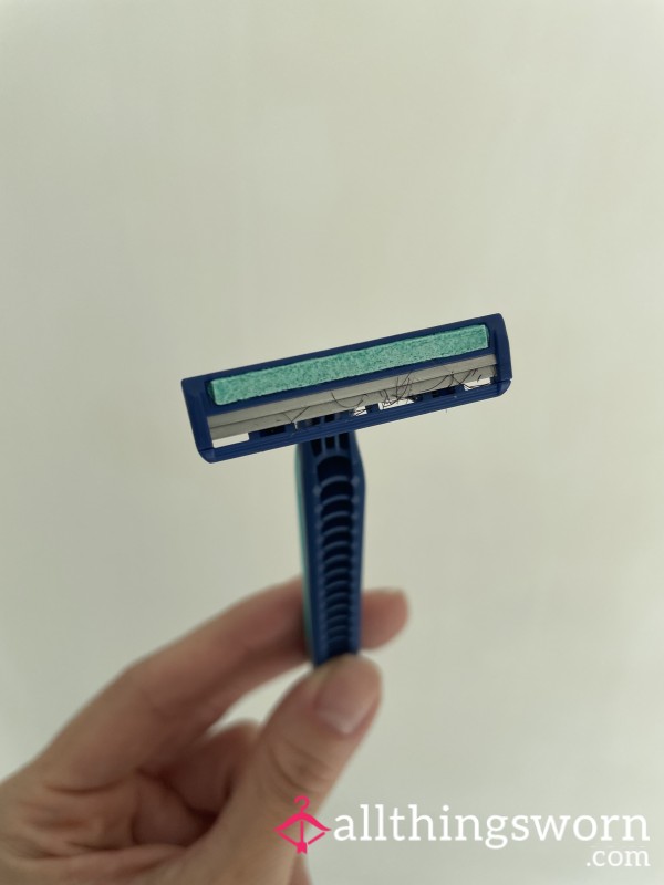 Used Razor