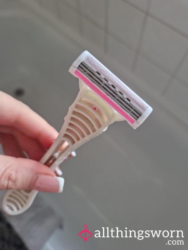 Used Razor