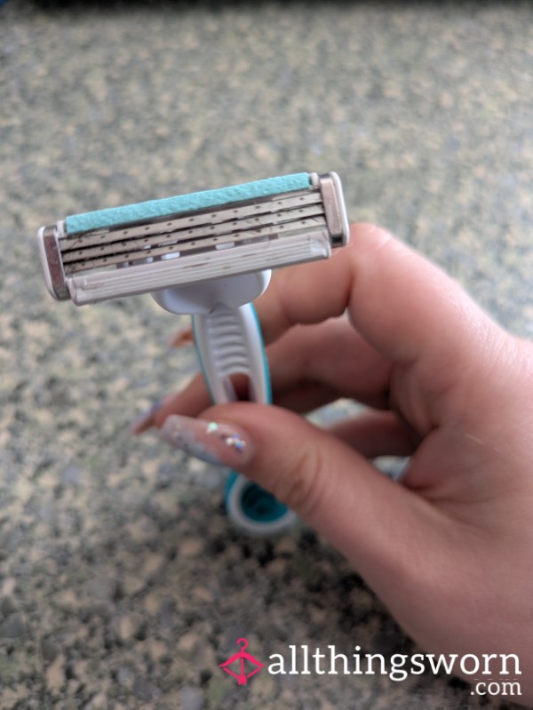 Used Razor