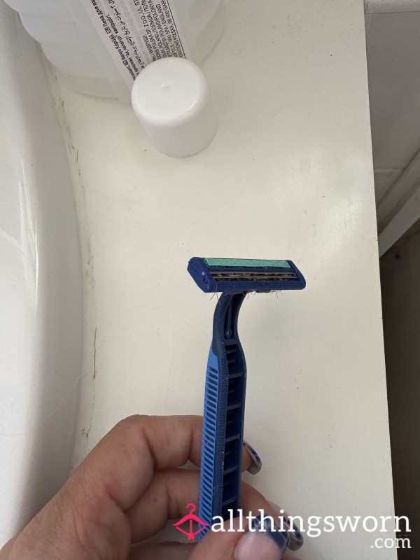 Blue Used Razor
