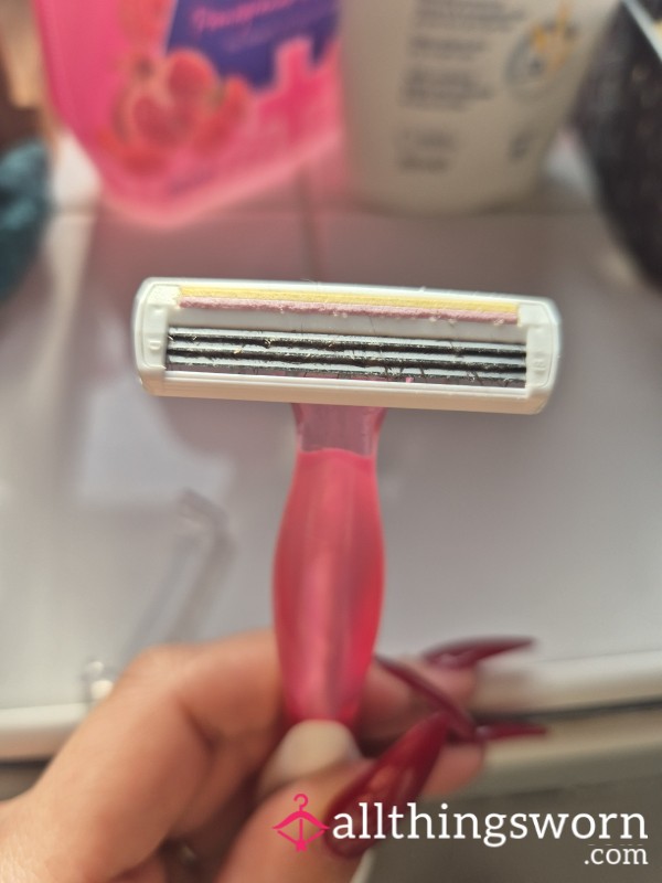 Used Razor