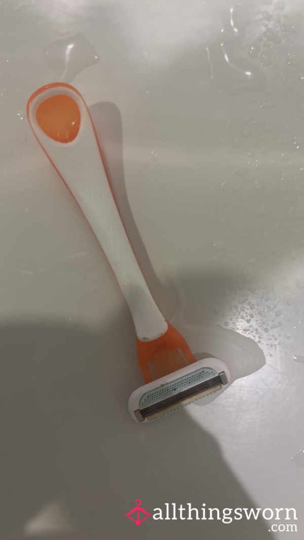 Used Razor