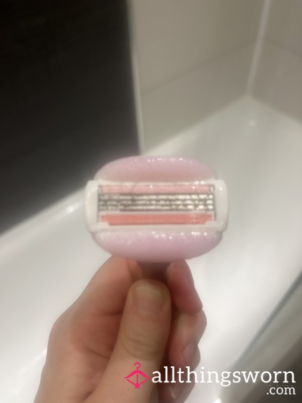 Used Razor