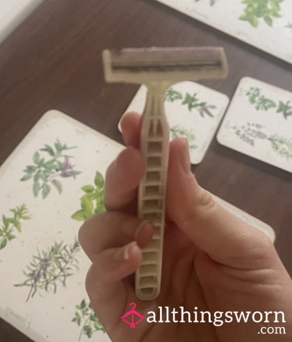 Used Razor