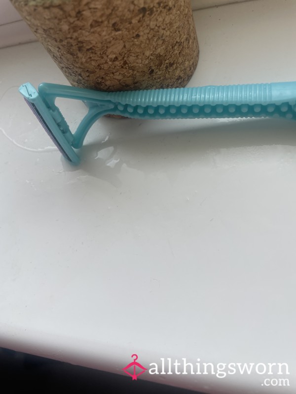 Used Razor