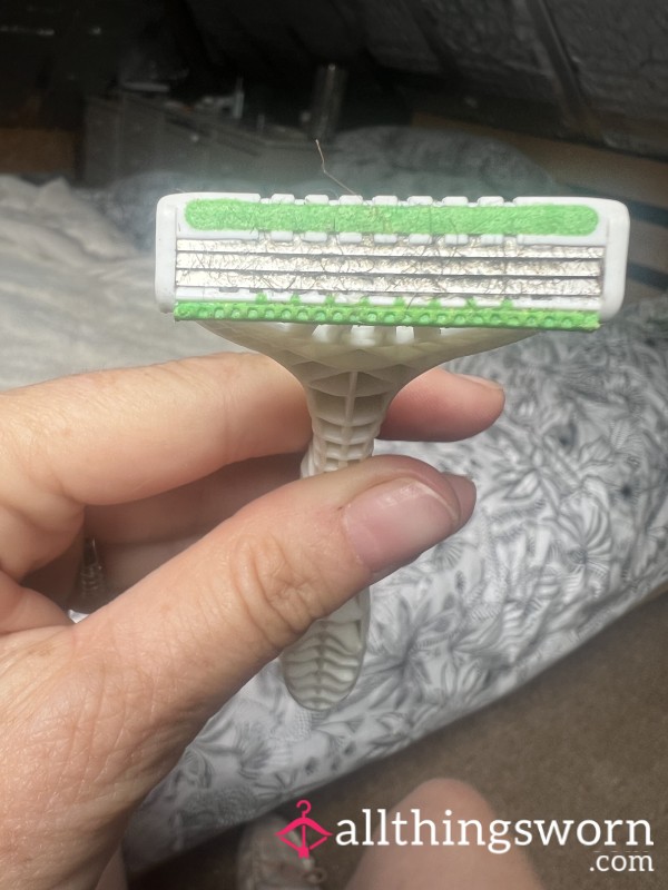 Used Razor
