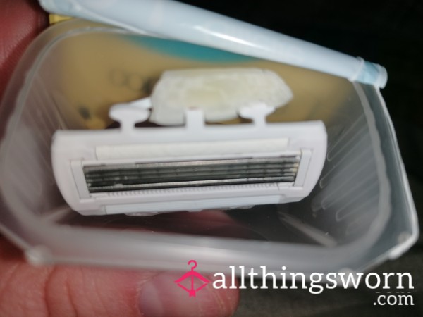 Used Razor