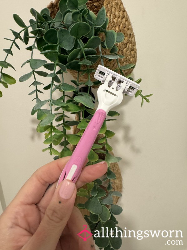 Used Razor